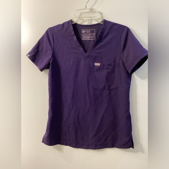 Figs‎ Technical Collection Scrub Top In Purple - Picture 3 of 9